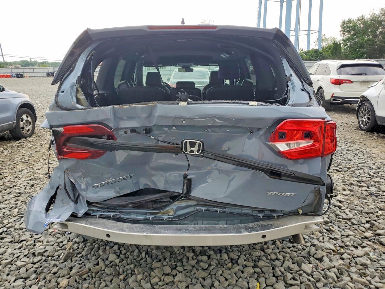 2024 Honda Odyssey Sport - Image 6