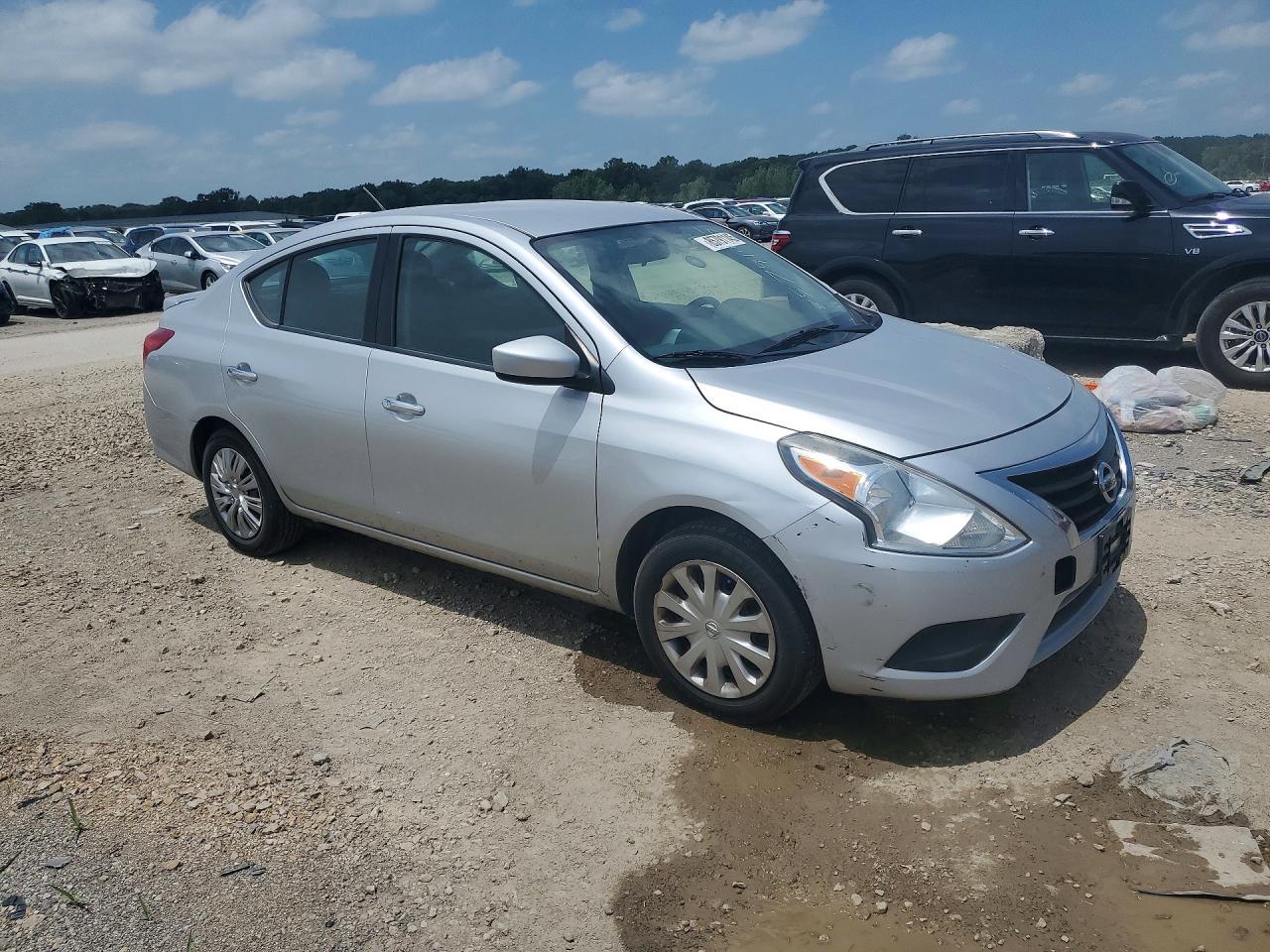 2016 Nissan Versa S - Фото 4