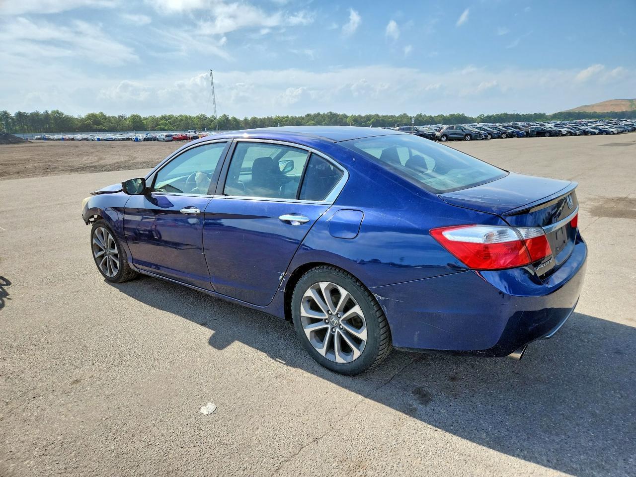 2015 Honda Accord Sport - Image 2
