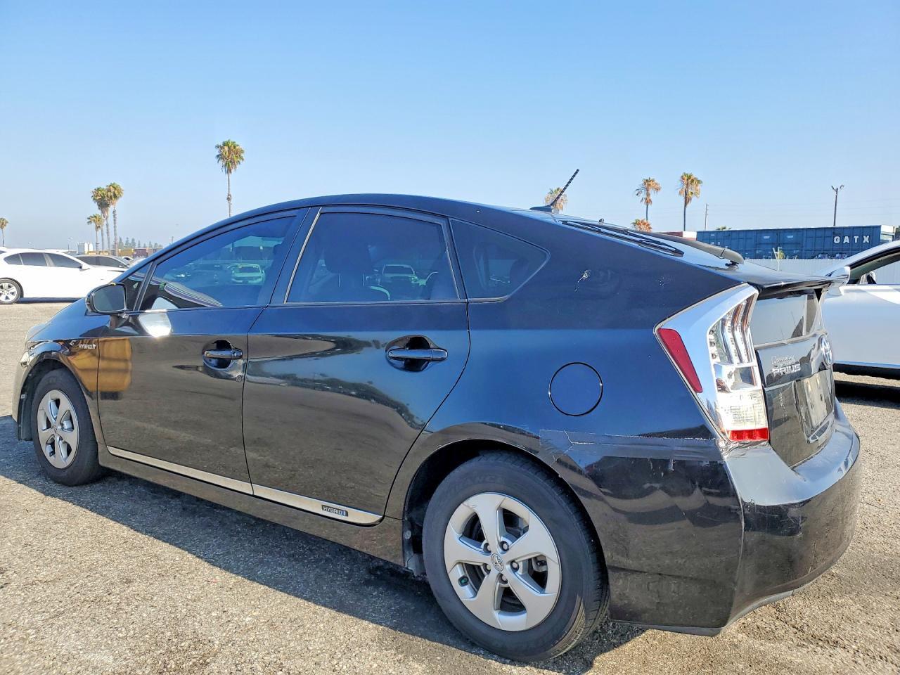 2011 Toyota Prius Three - Image 2
