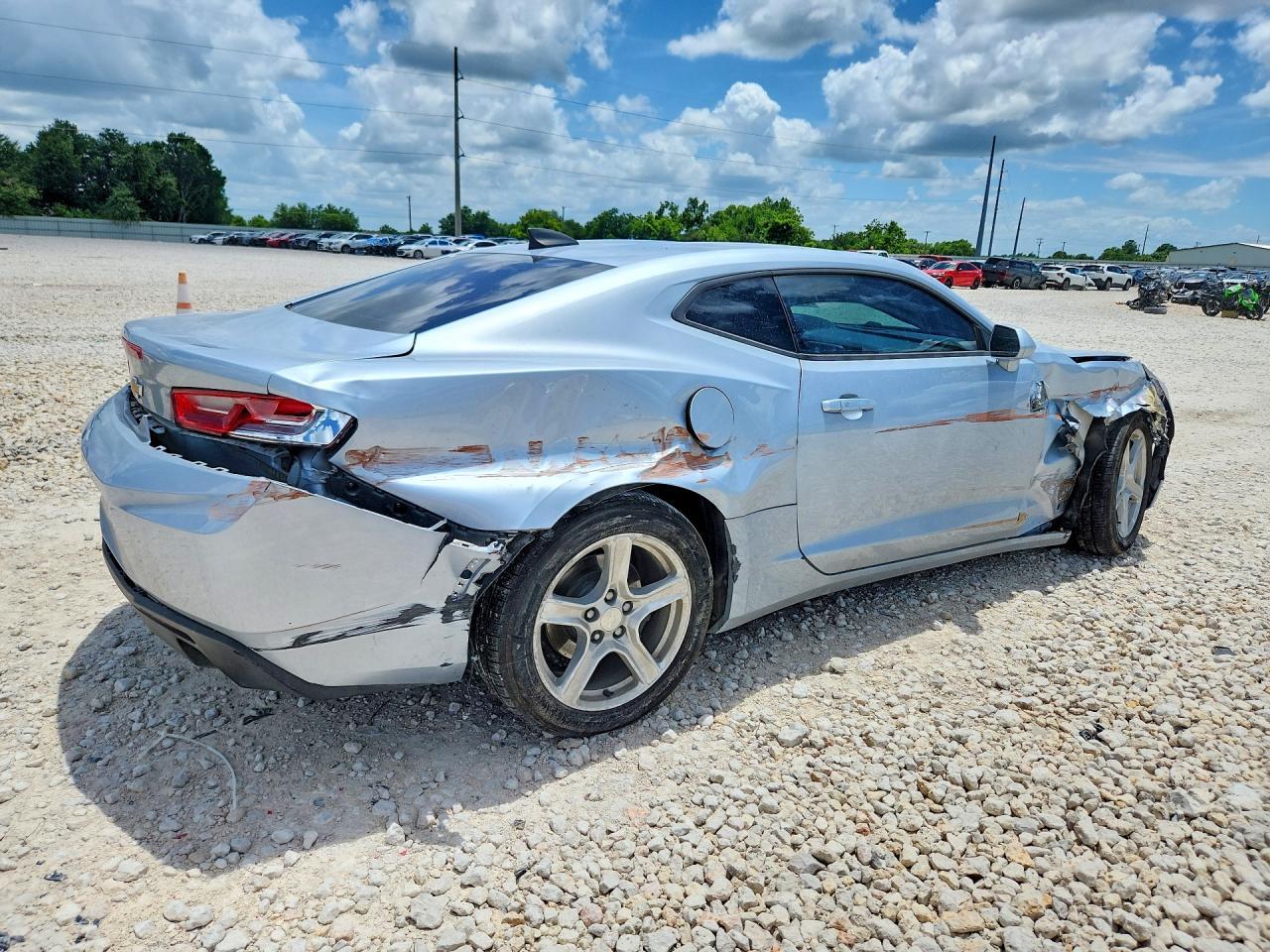 2017 Chevrolet Camaro Lt - Image 3