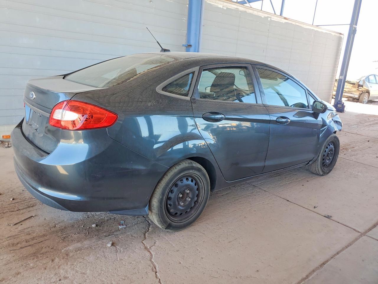 2011 Ford Fiesta - Фото 3
