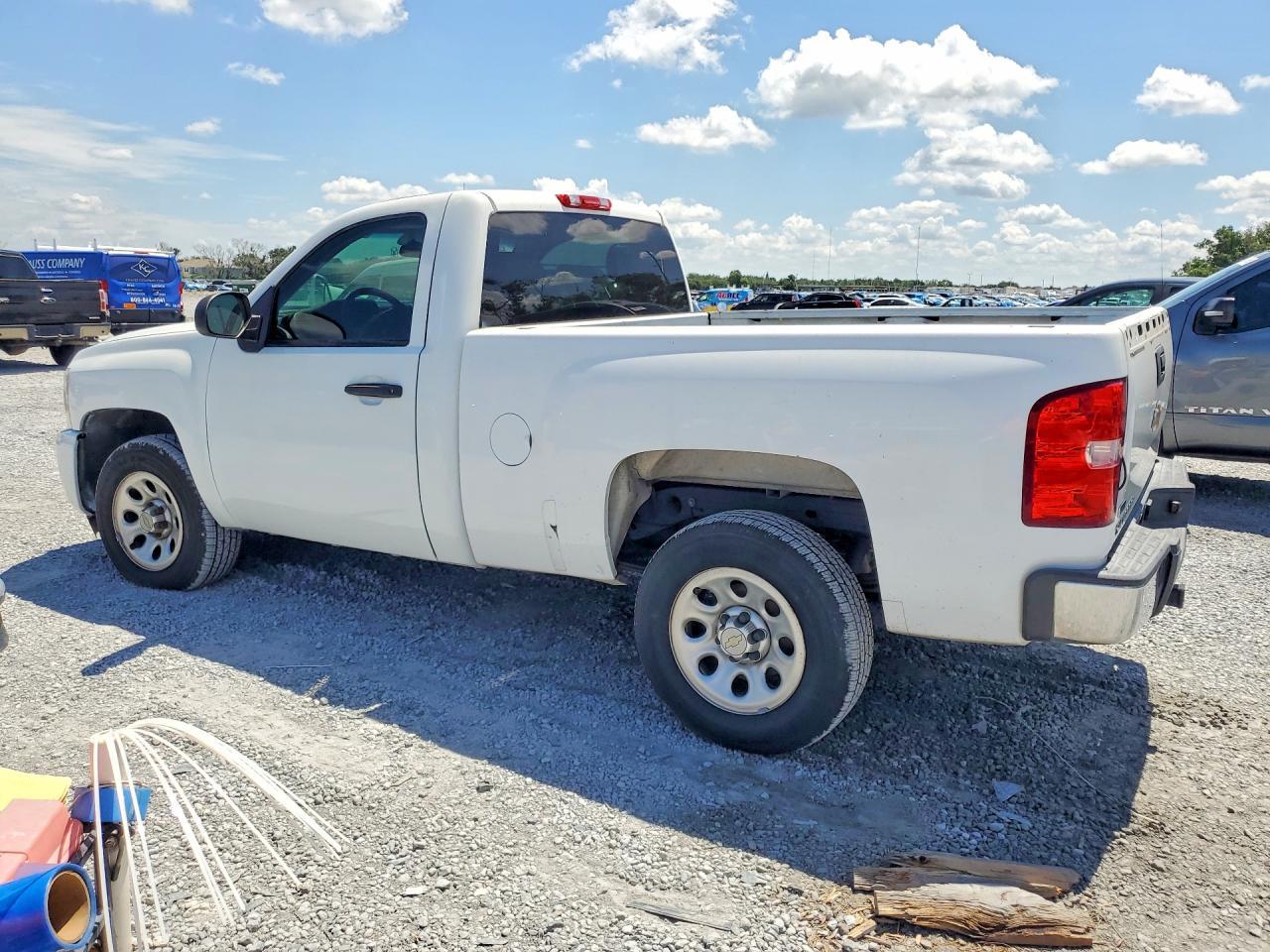 2012 Chevrolet Silverado C1500 - Image 2