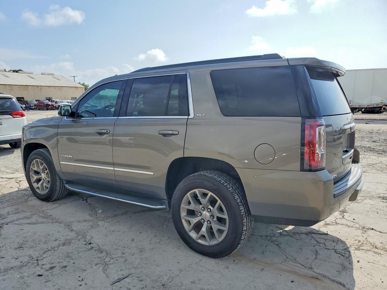 2019 GMC Yukon Slt - Image 2