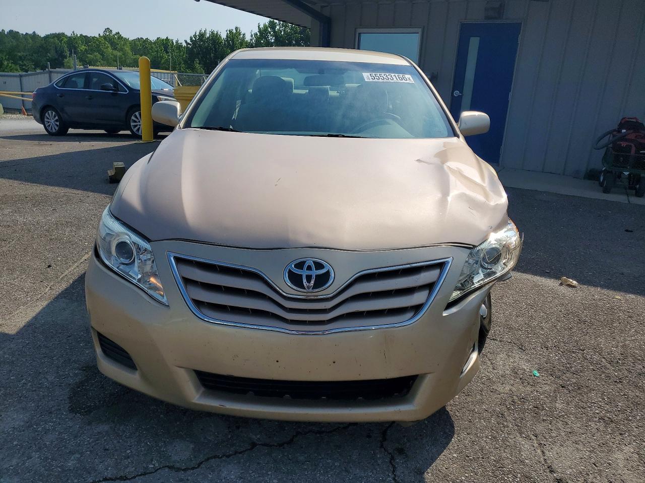 2011 Toyota Camry - Image 5