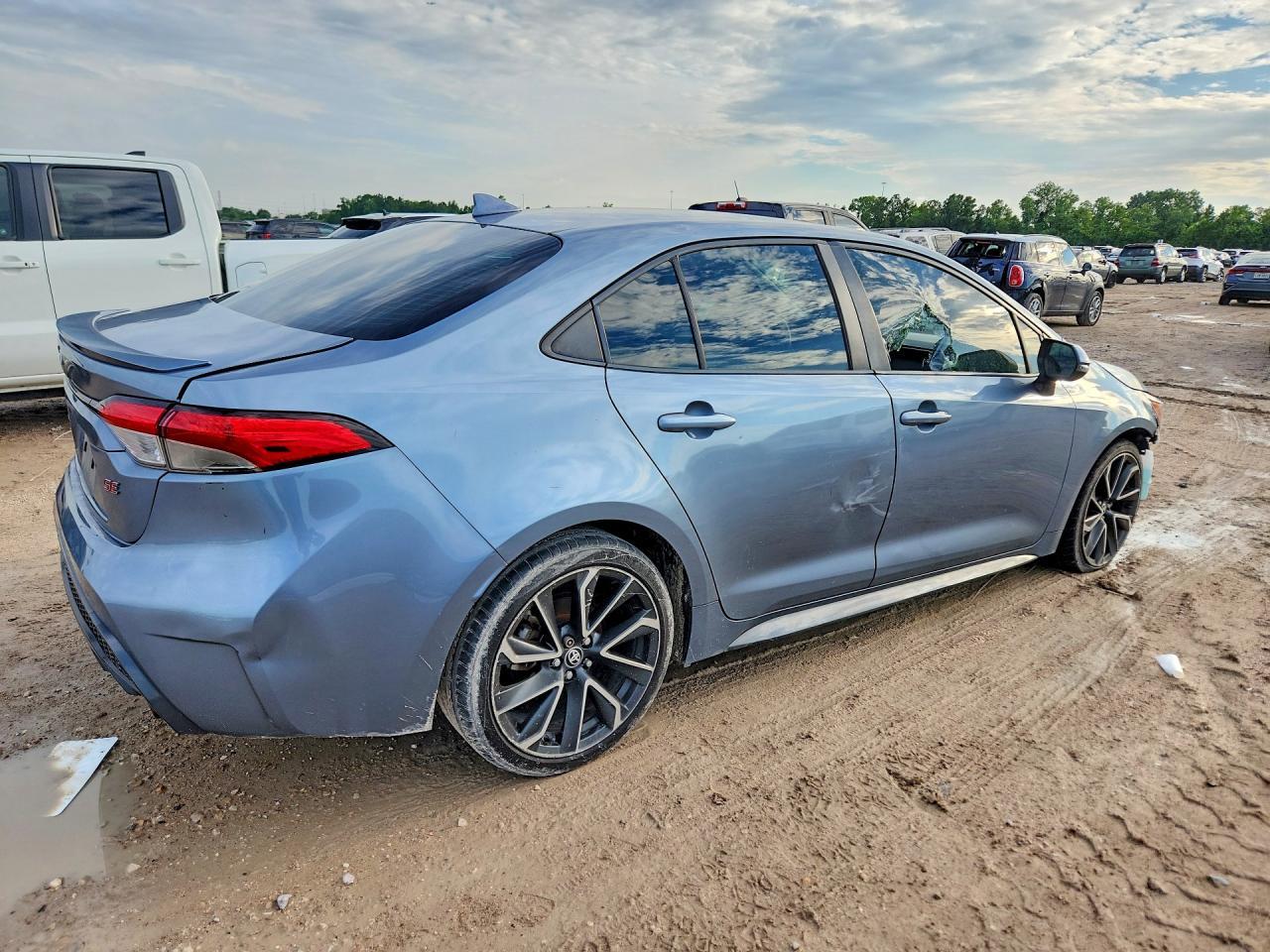 2021 Toyota Corolla Se - Image 3