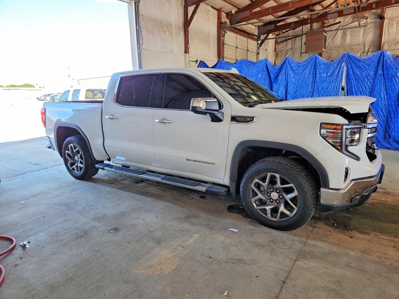 2025 GMC Sierra K1500 Slt - Image 4