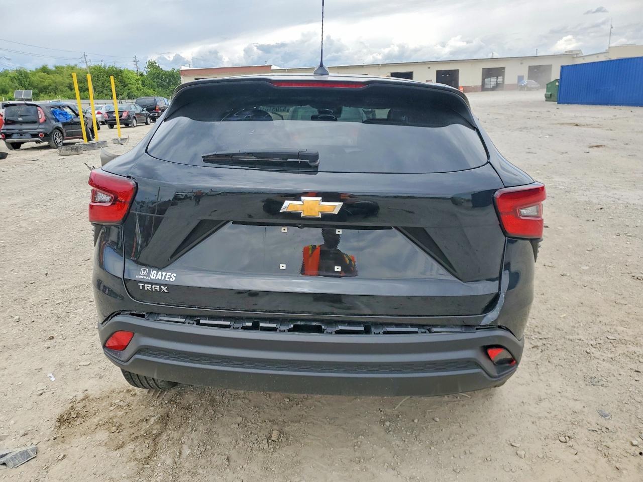 2025 Chevrolet Trax Ls - Фото 6