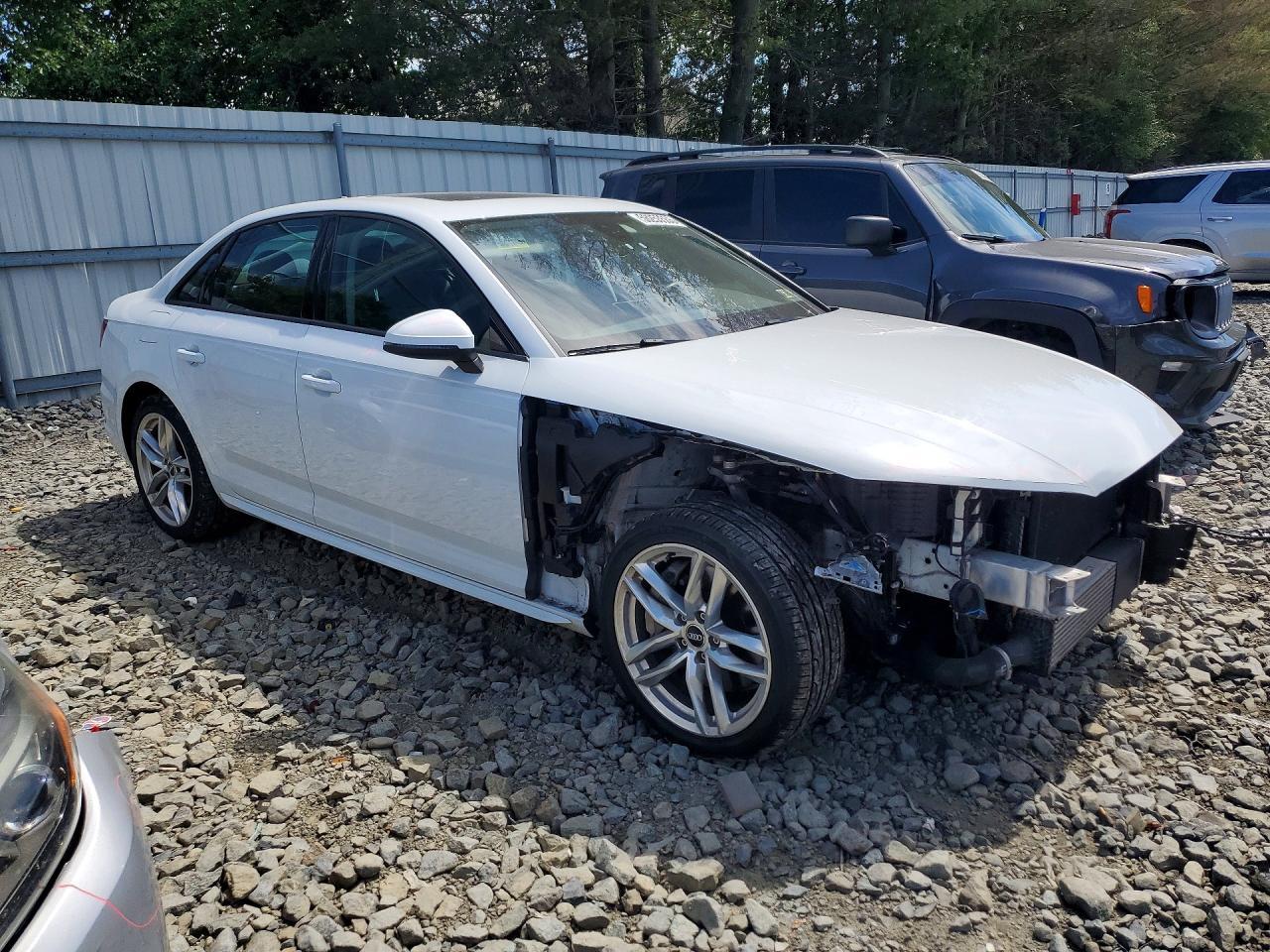 2017 Audi A4 Premium - Image 4