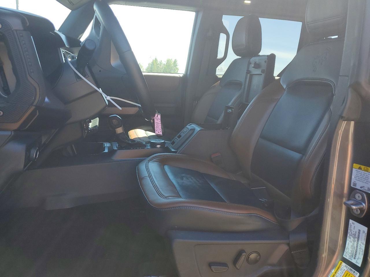 2023 Ford Bronco Base - Image 7