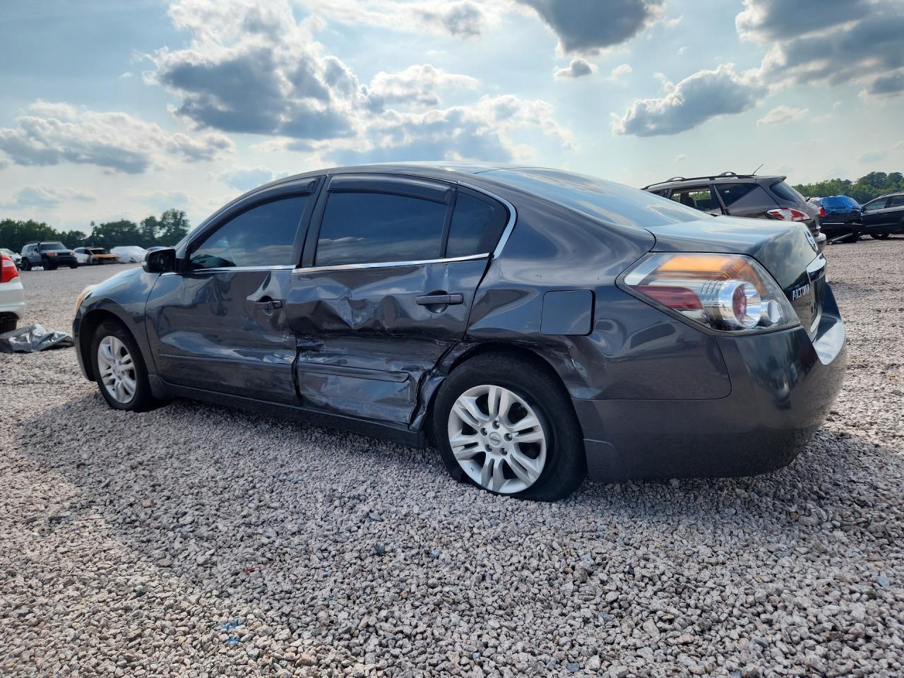 2011 Niss Altima - Фото 2