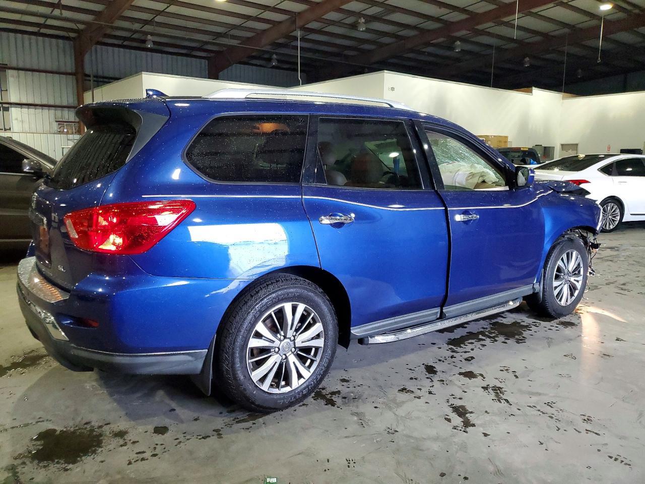 2020 Nissan Pathfinder Sl - Image 3