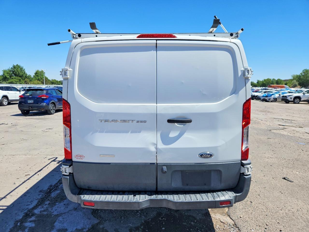 2016 Ford Transit 250 Delivery Van - Фото 6