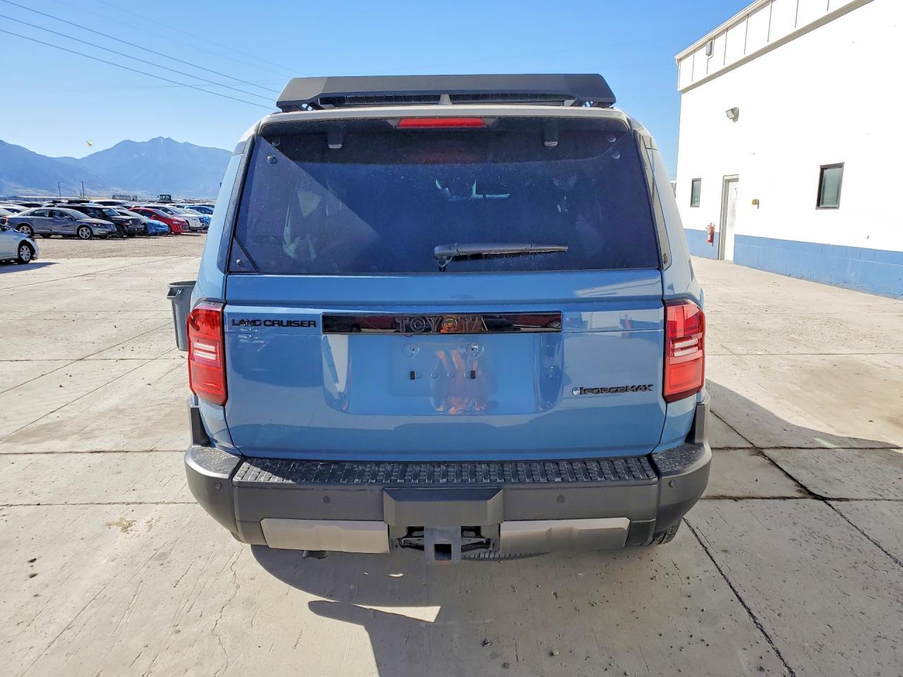 2025 Toyota Land Cruiser Base - Фото 6