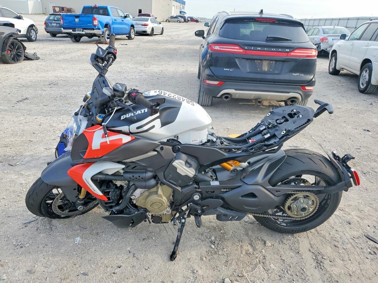 2026 Ducati Diavel V4 Rs - Фото 3