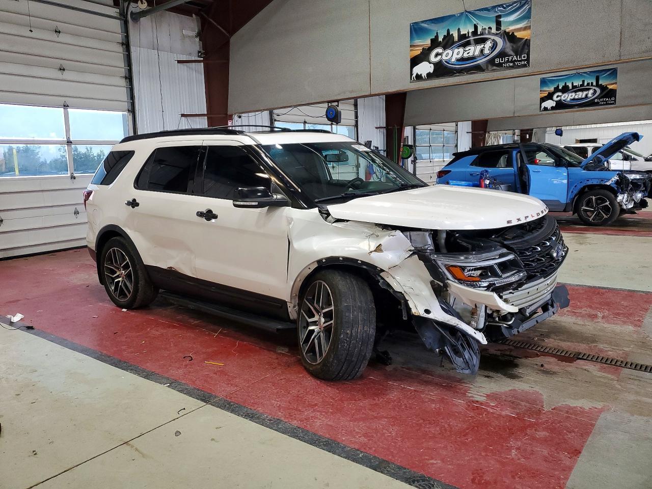 2017 Ford Explorer Sport - Image 4