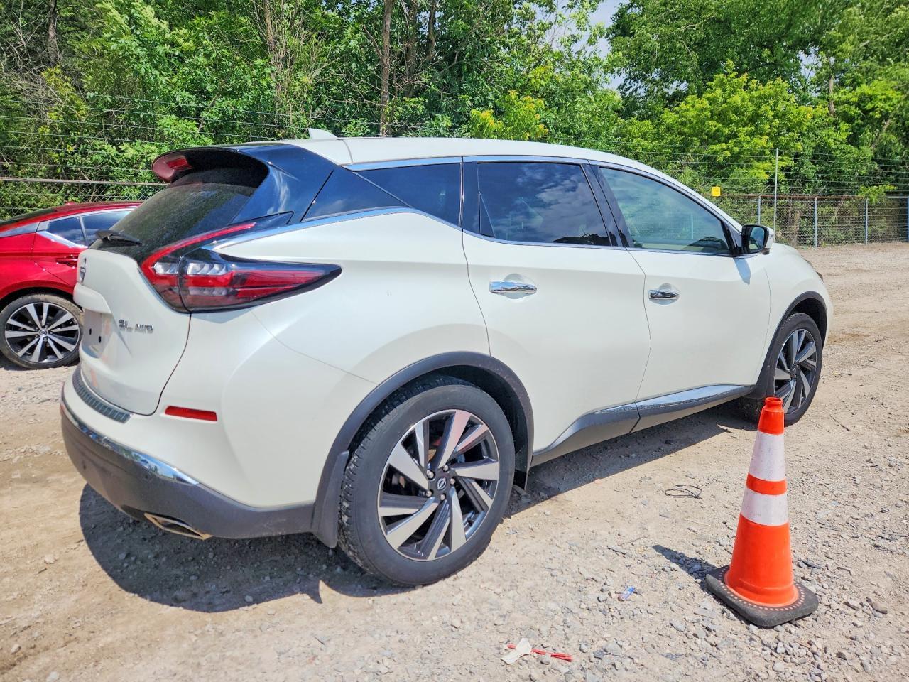 2023 Nissan Murano Sl - Image 3
