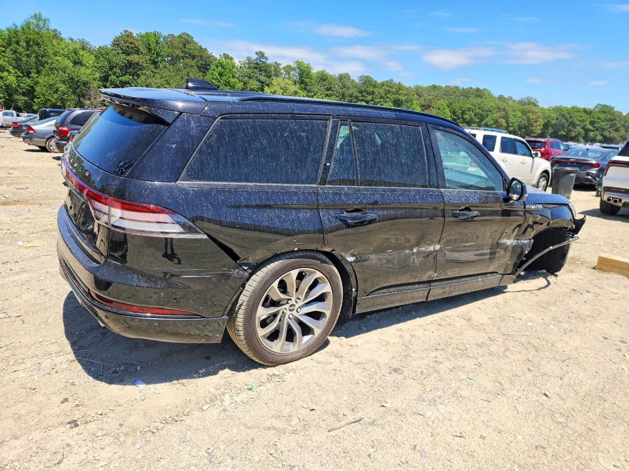 2025 Lincoln Aviator - Image 3