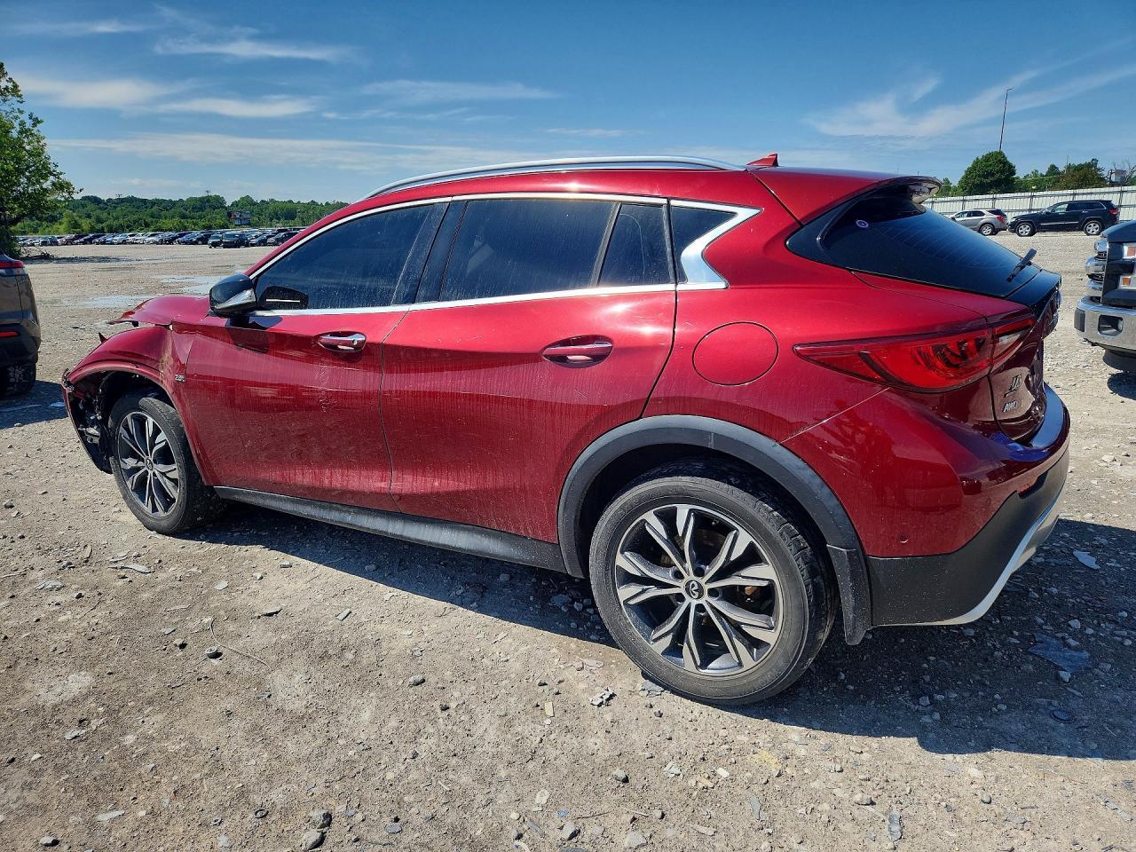 2017 Infiniti Qx30 Premium - Фото 2