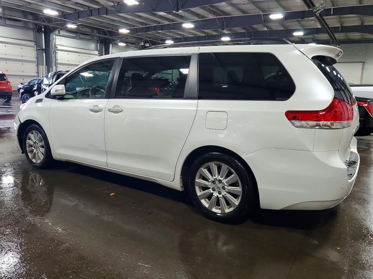 2013 Toyota Sienna Limited 7-Passenger - Image 2