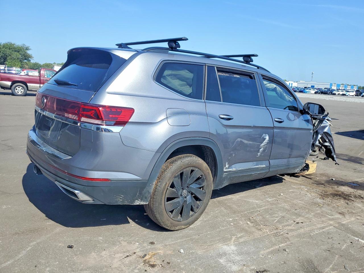 2024 Volkswagen Atlas Se - Image 3