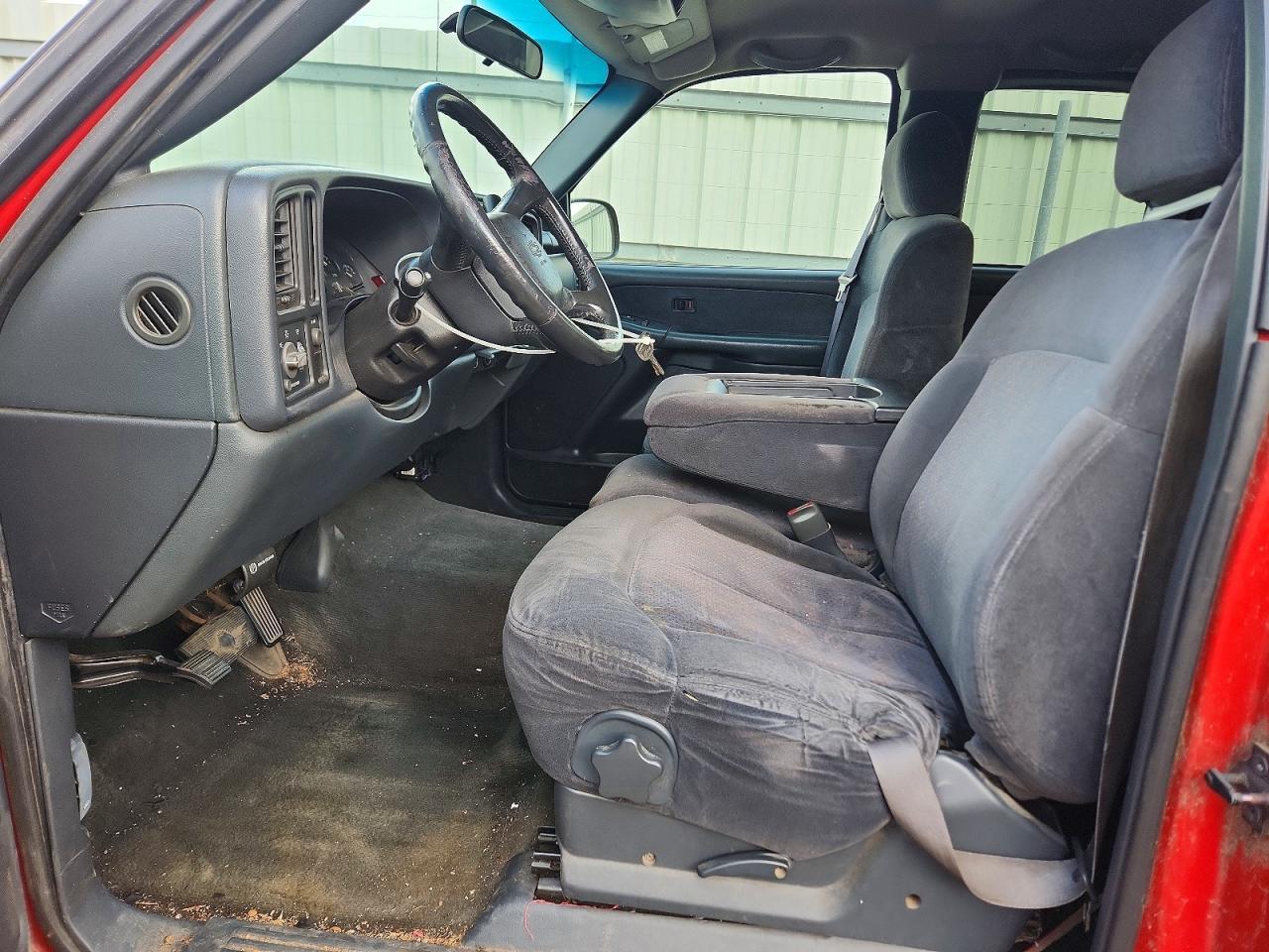 2000 Chevrolet Silverado C1500 - Image 7