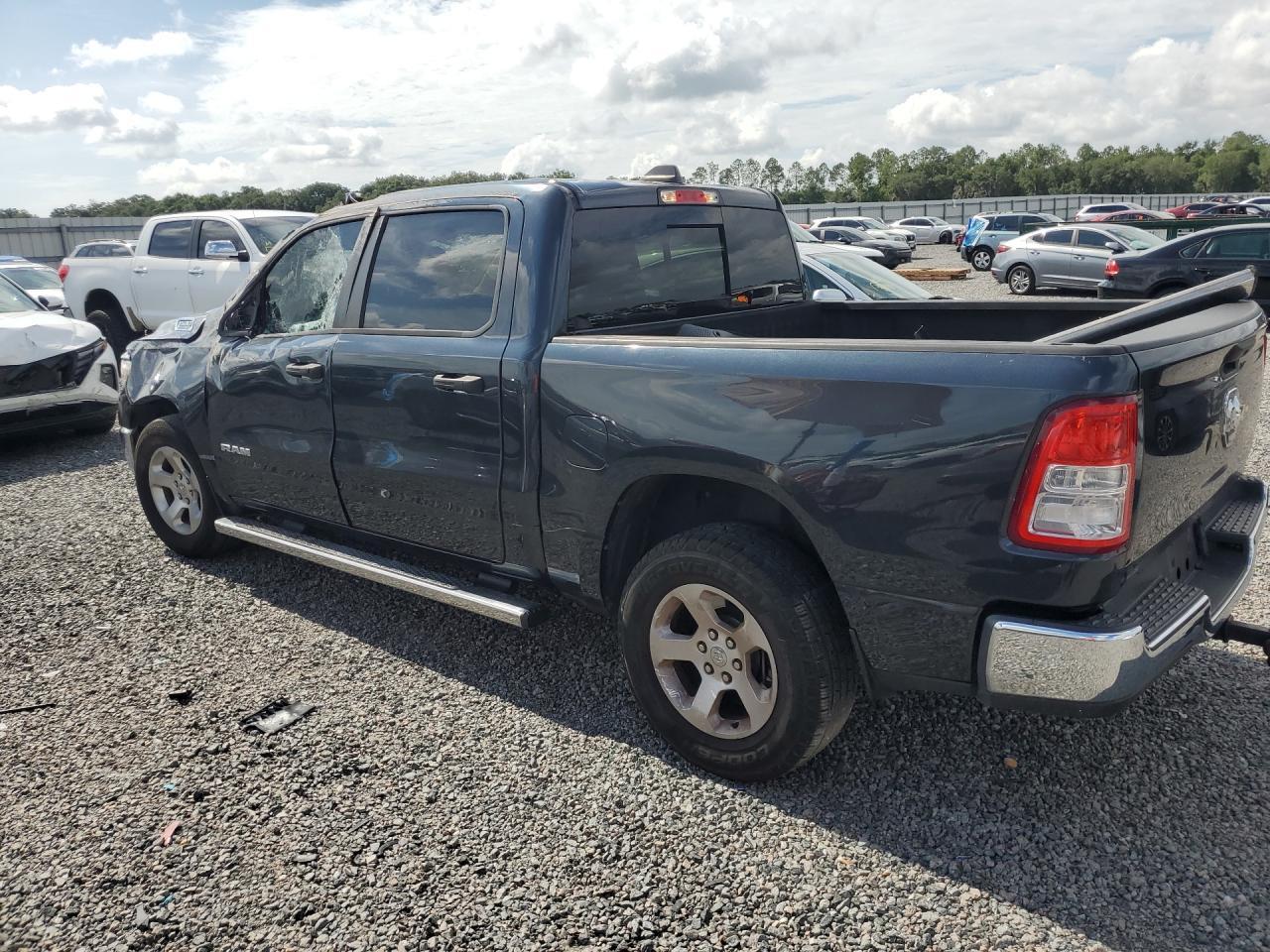 2019 Ram 1500 Tradesman - Фото 2