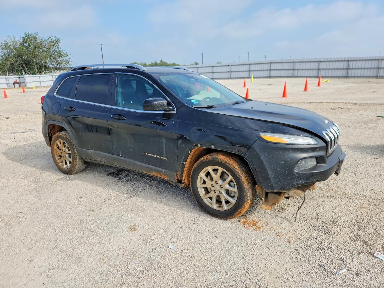 2018 Jeep Cherokee Latitude Plus - Image 4