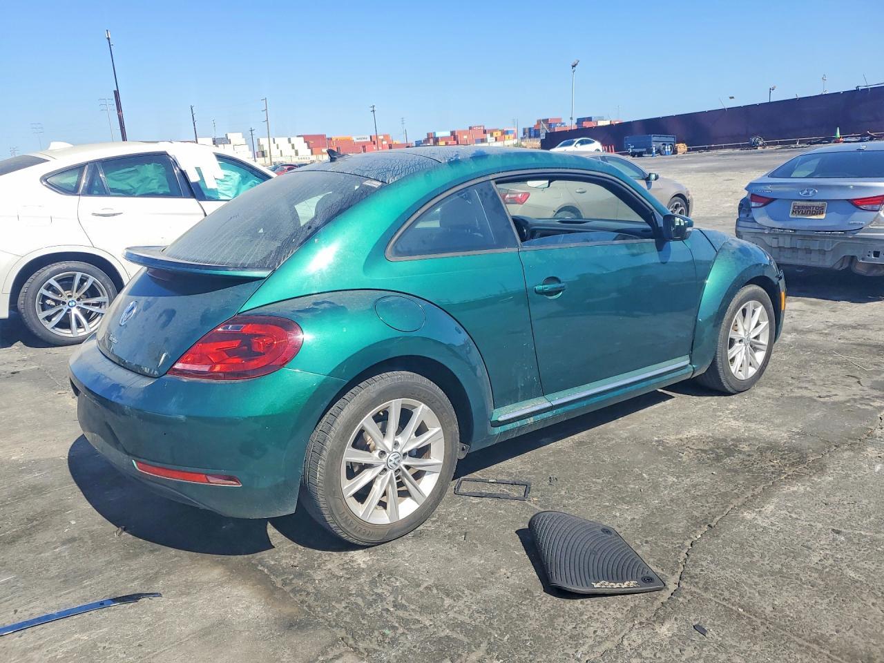 2018 Volkswagen Beetle S - Фото 3
