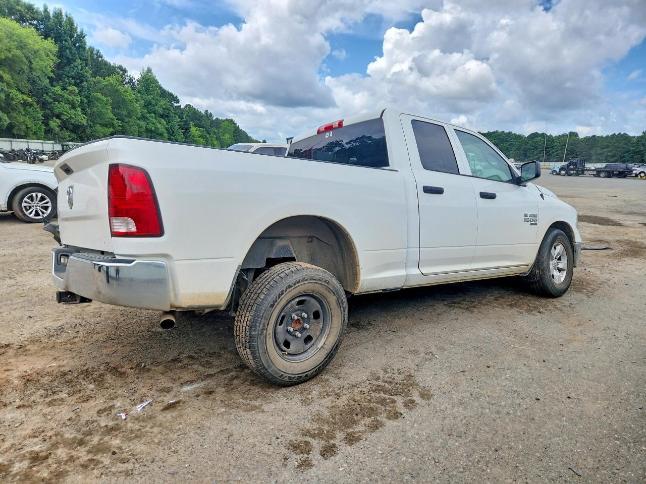 2019 Ram 1500 Classic Tradesman - Фото 3