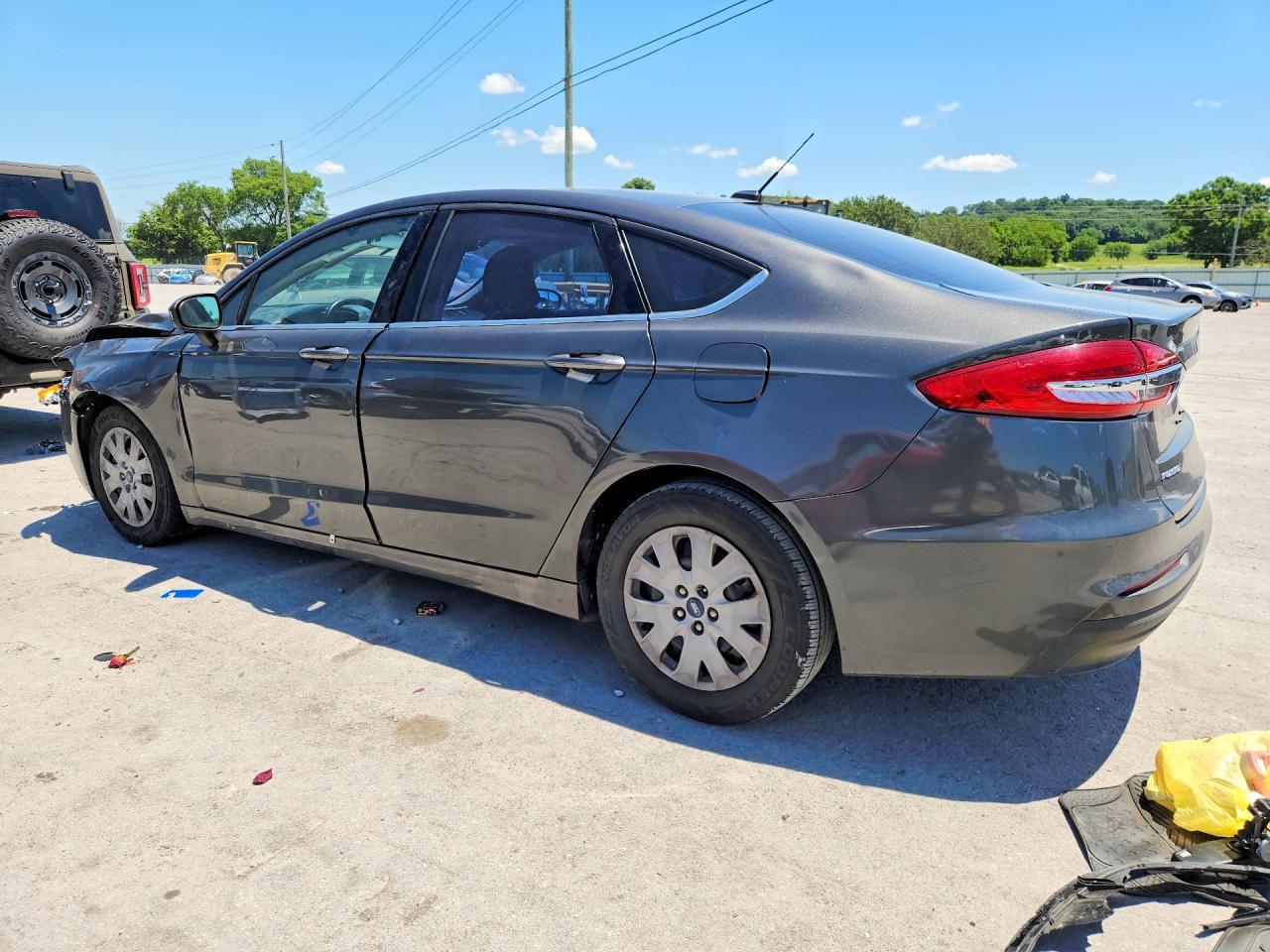 2019 Ford Fusion S - Image 2