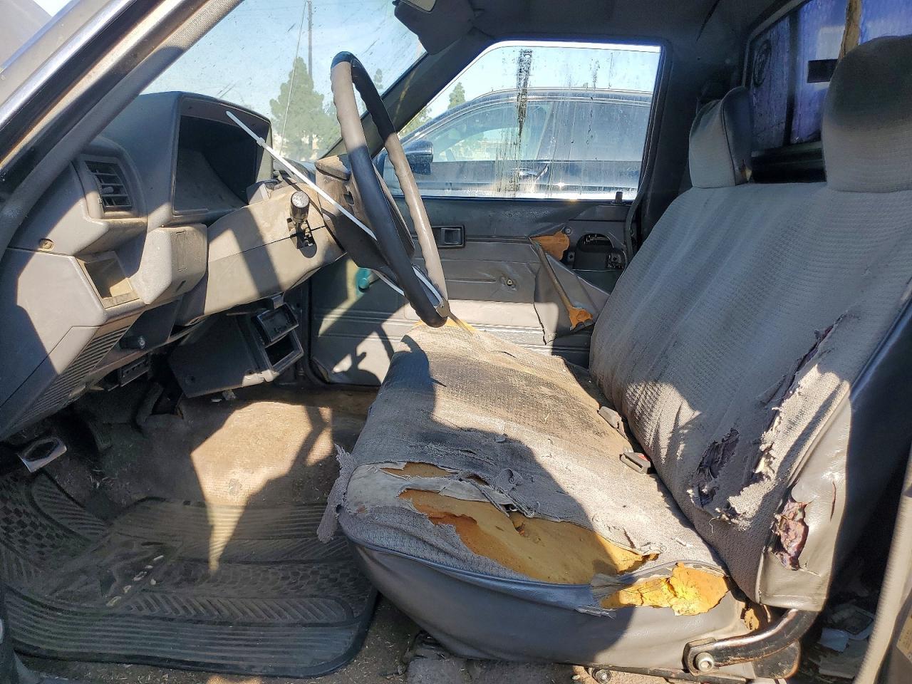 1988 Toyota Pickup Base - Image 7