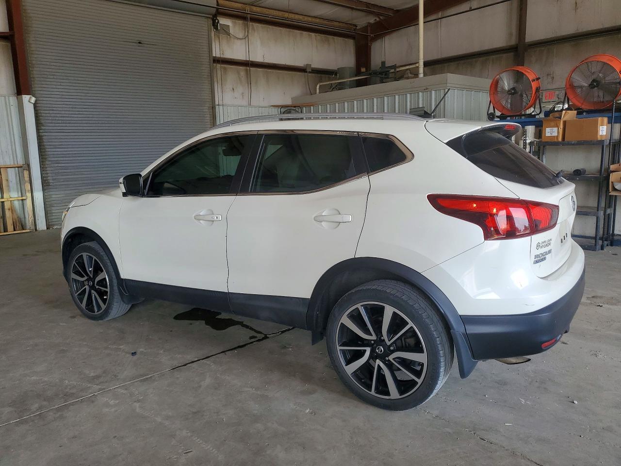 2018 Nissan Rogue Sport Sl - Image 2