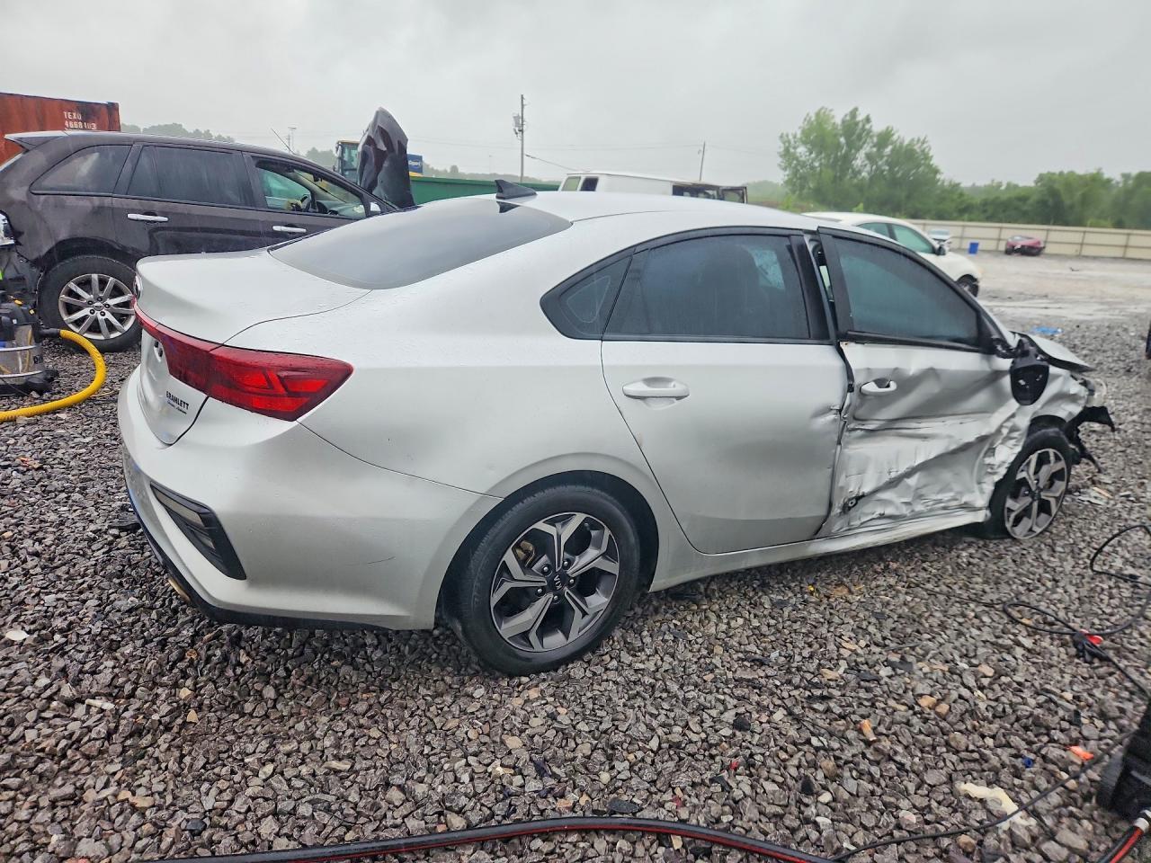 2021 Kia Forte Lxs - Image 3