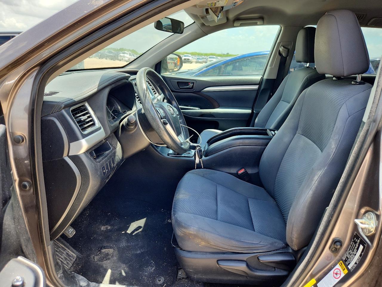 2015 Toyota Highlander Le - Image 7