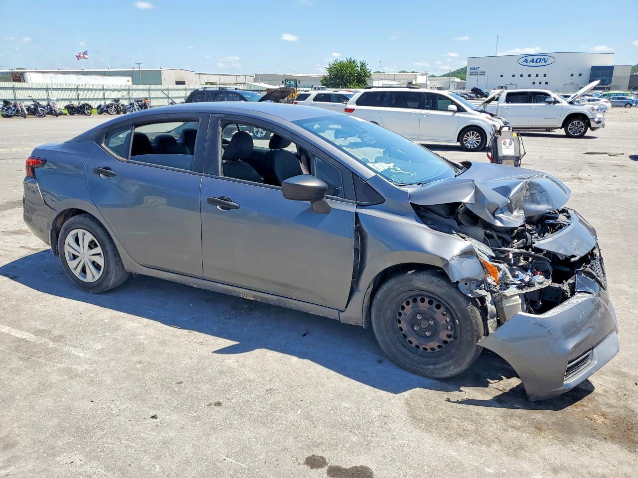2020 Nissan Versa S - Фото 4