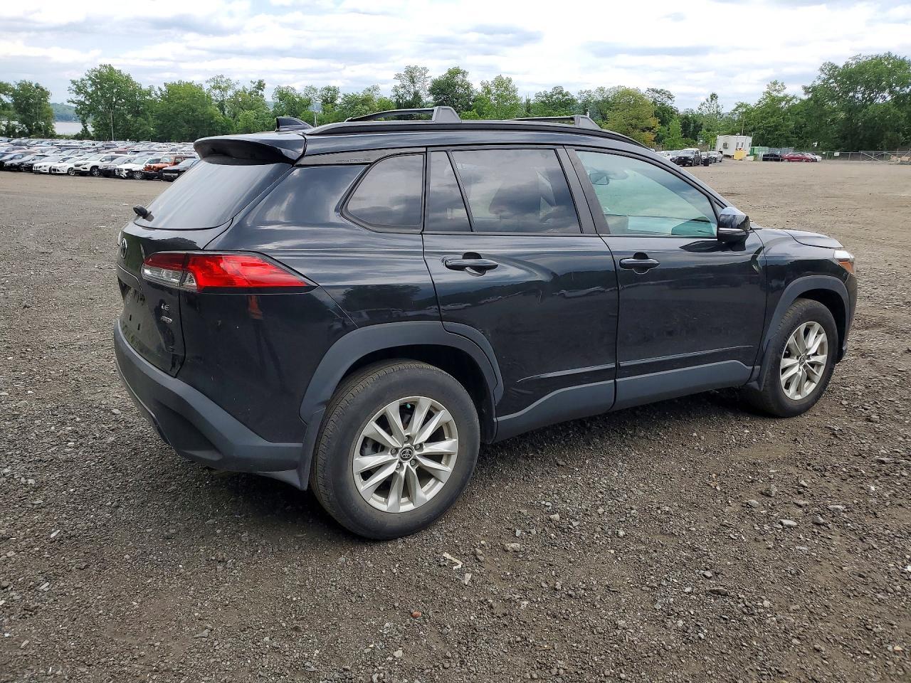 2022 Toyota Corolla Cross Le - Фото 3
