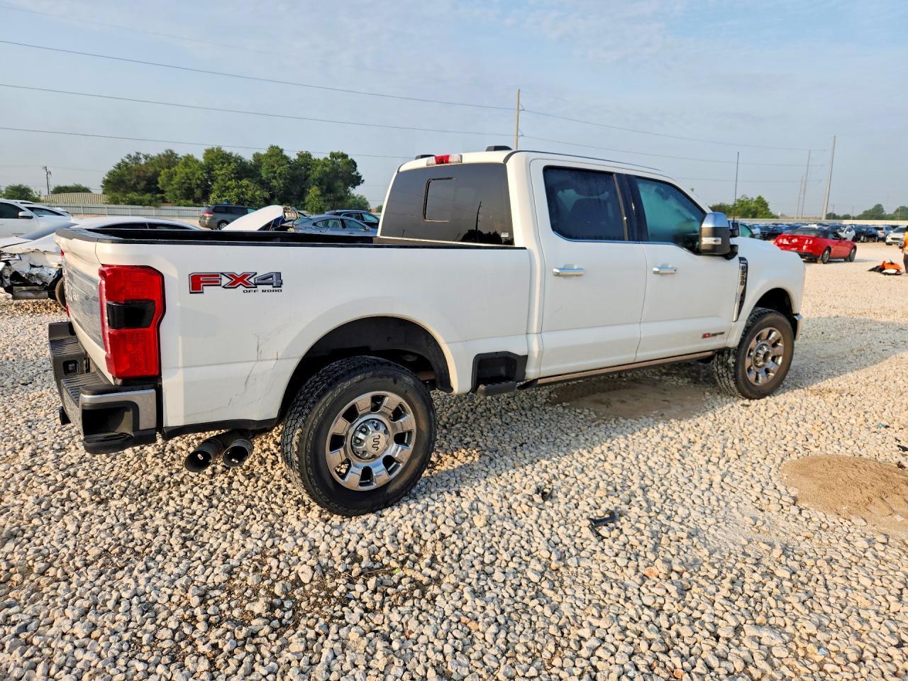 2024 Ford F250 Super Duty - Image 3