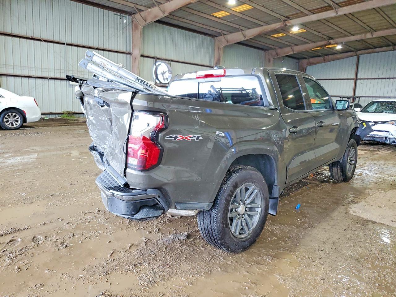 2024 Chevrolet Colorado Lt - Image 3