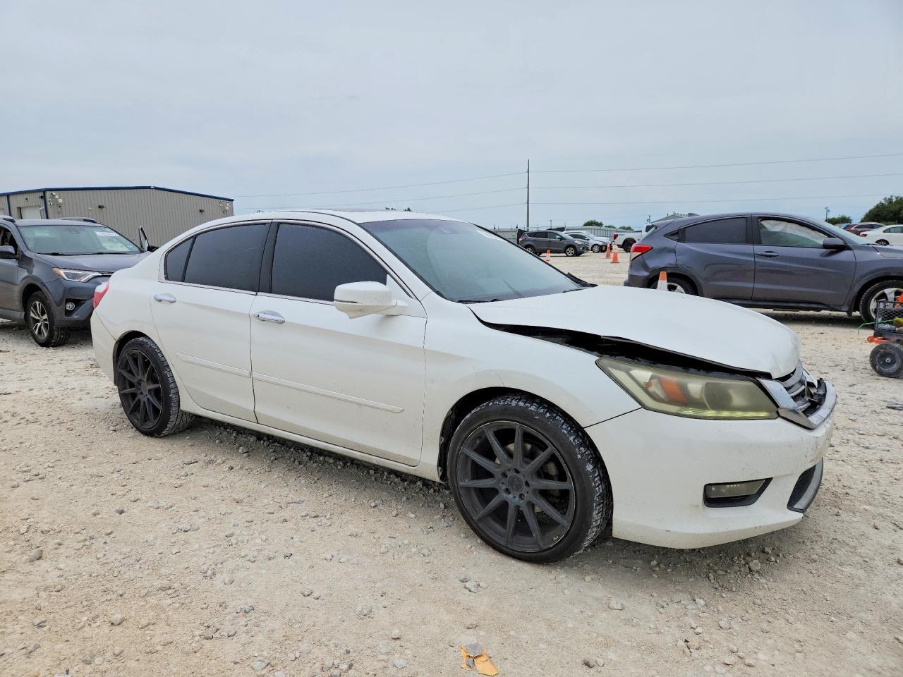 2014 Honda Accord - Image 4