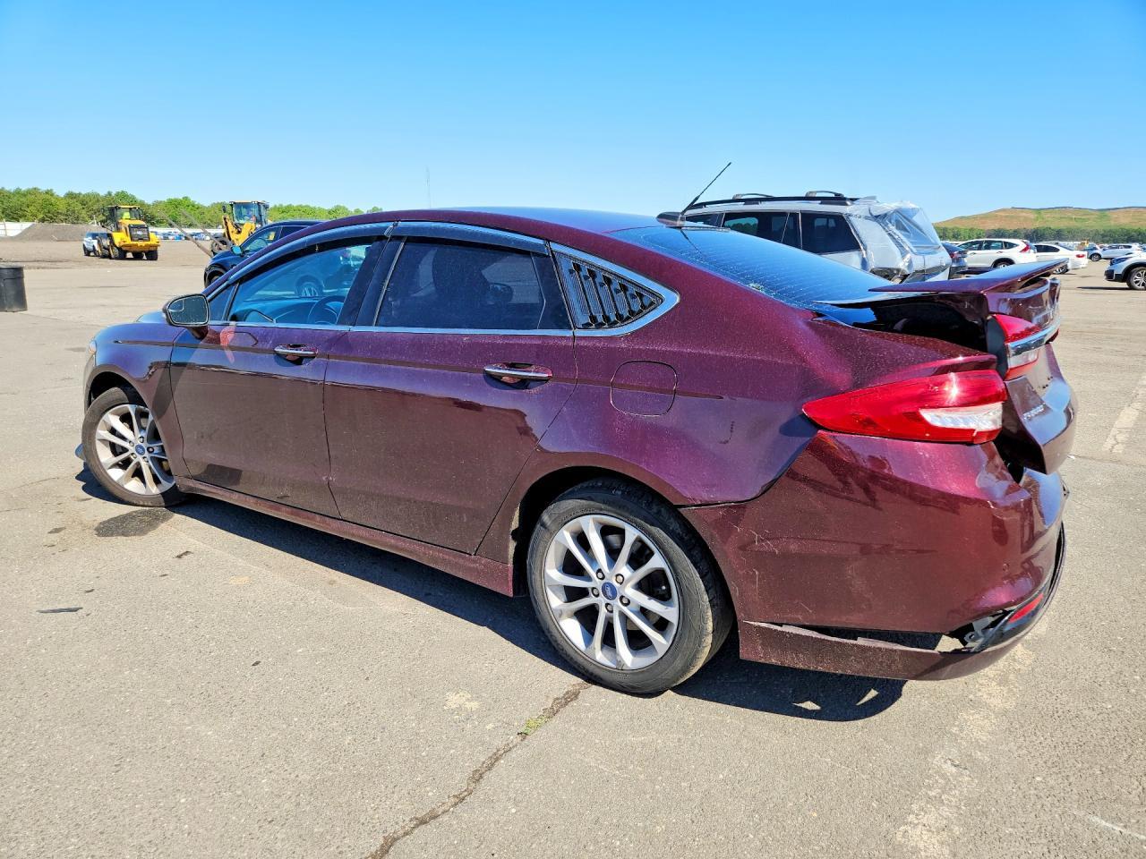 2018 Ford Fusion Titanium/Platinum Hev - Image 2