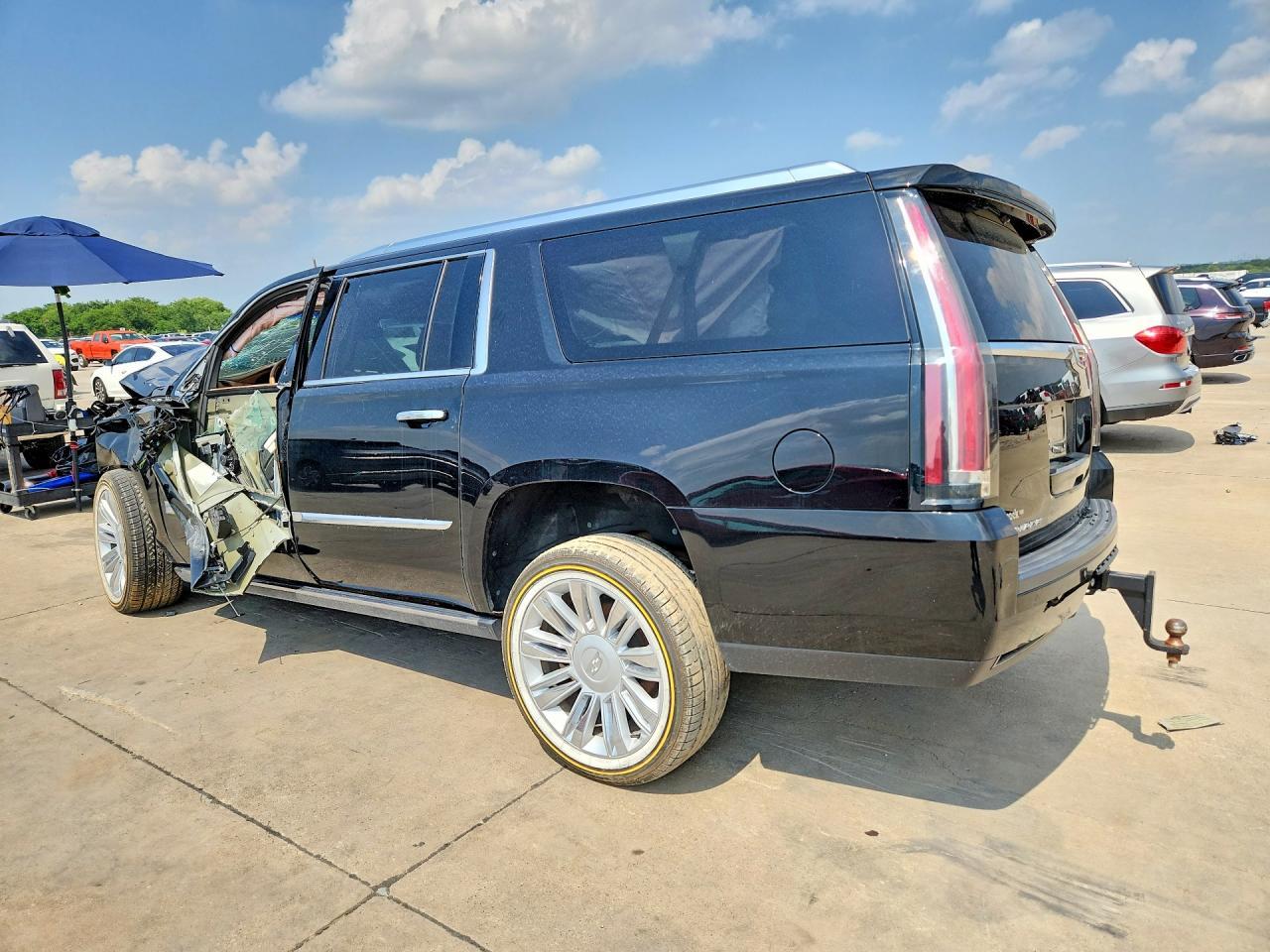 2015 Cadillac Escalade Esv Platinum - Image 2