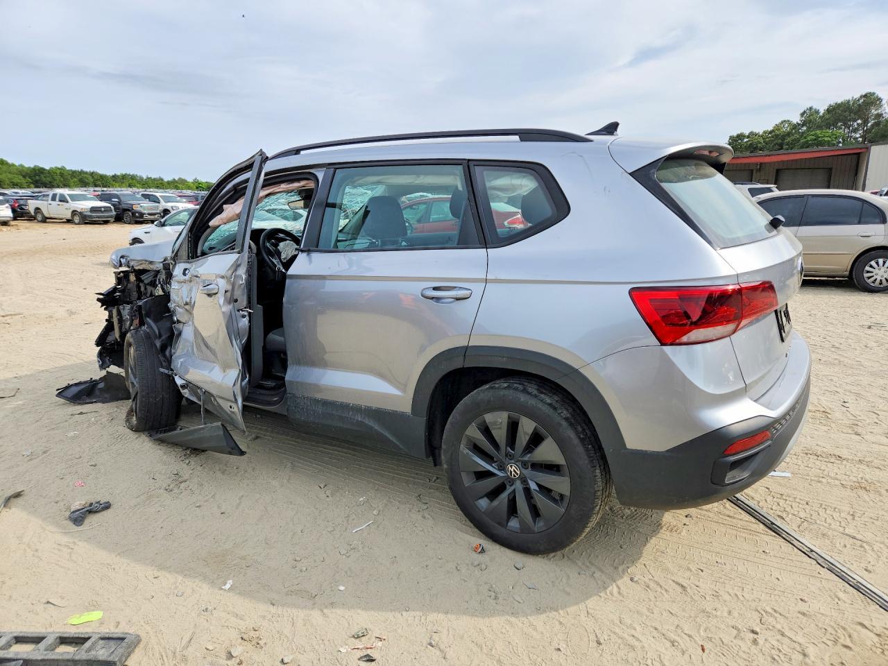 2024 Volkswagen Taos S - Фото 2