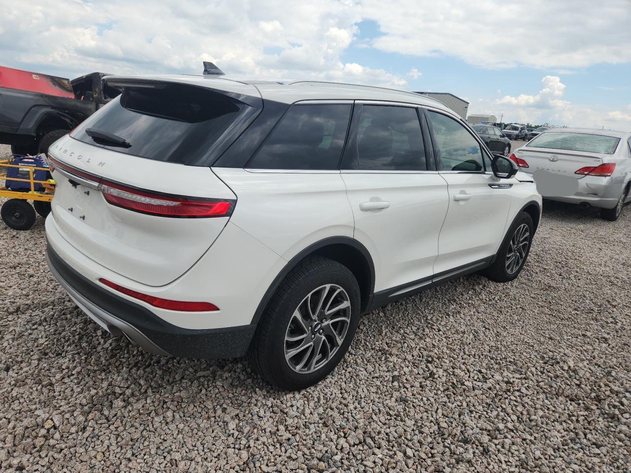 2020 Lincoln Corsair - Image 3
