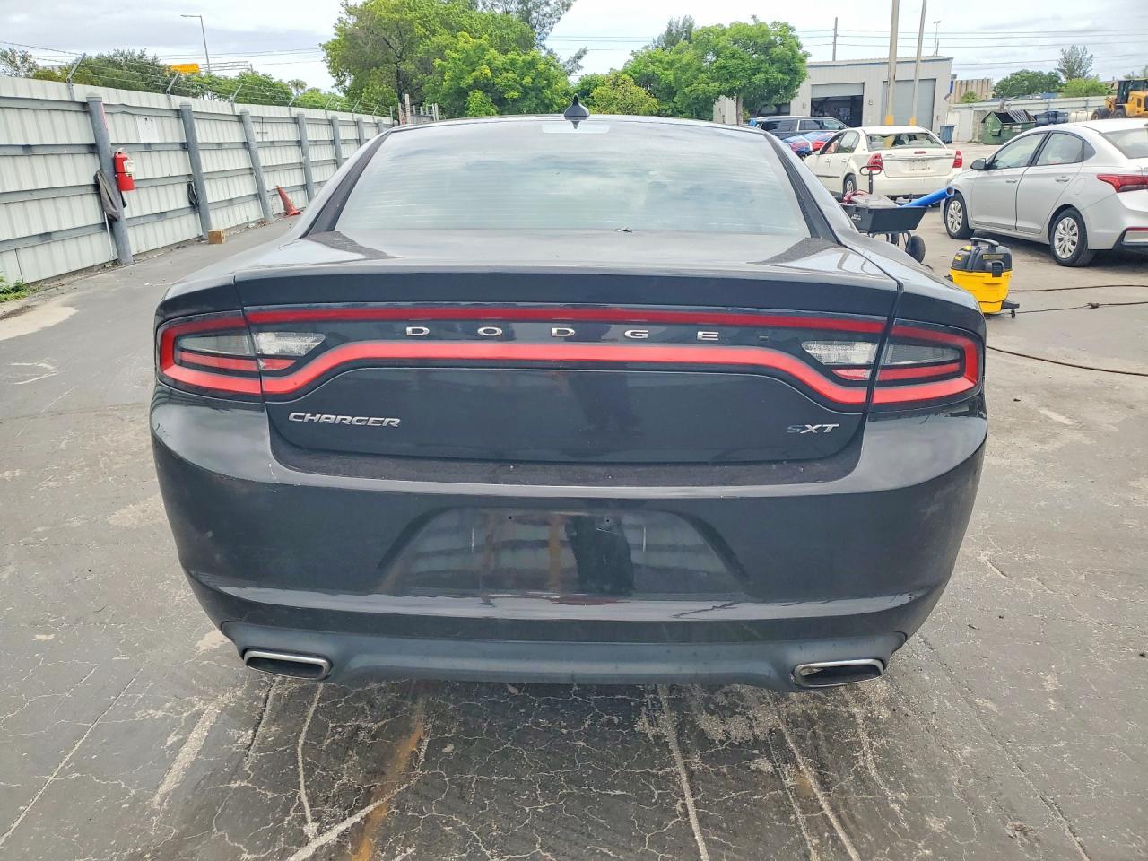 2016 Dodge Charger Sxt - Image 6