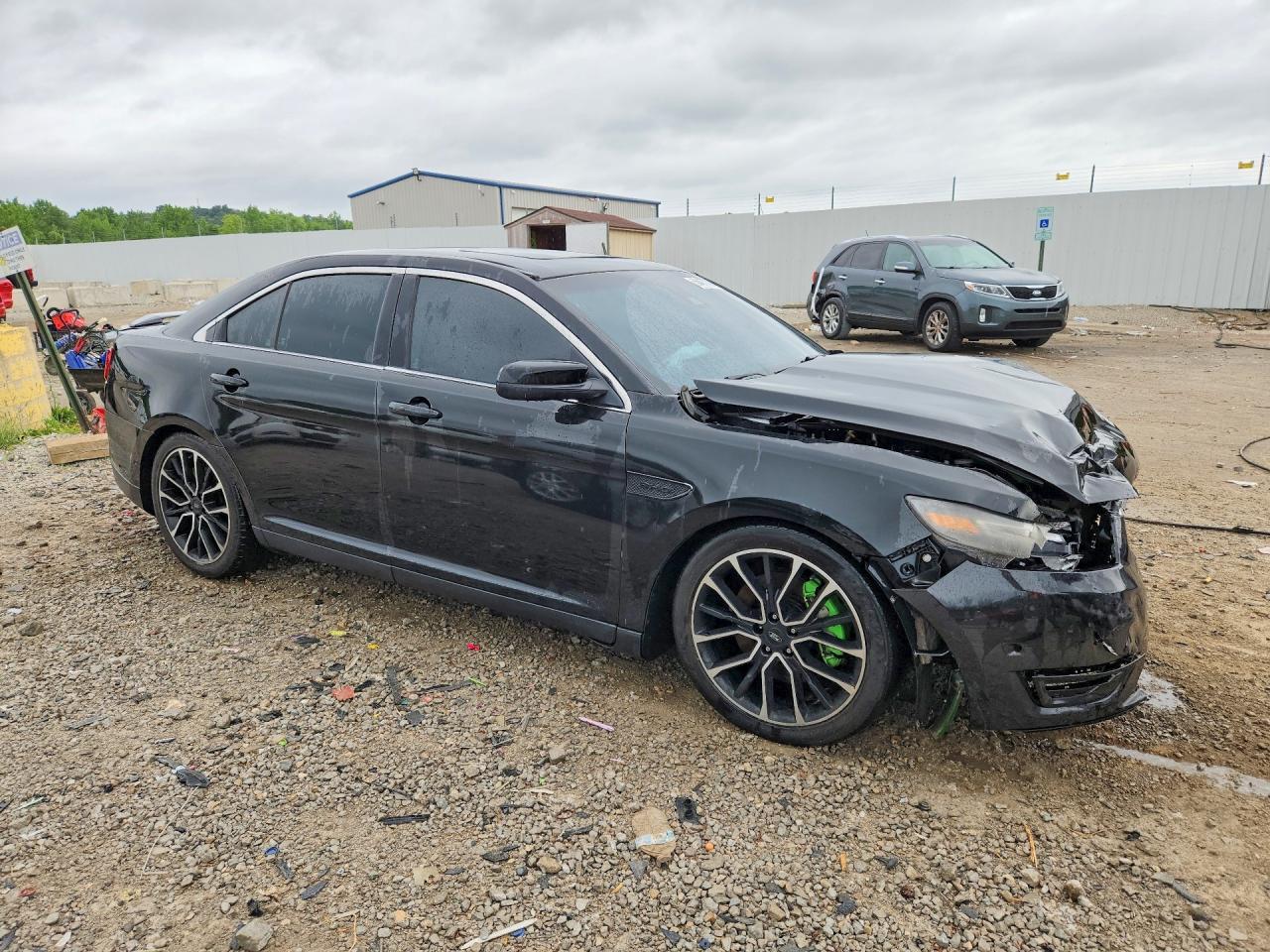 2015 Ford Taurus Sho - Фото 4