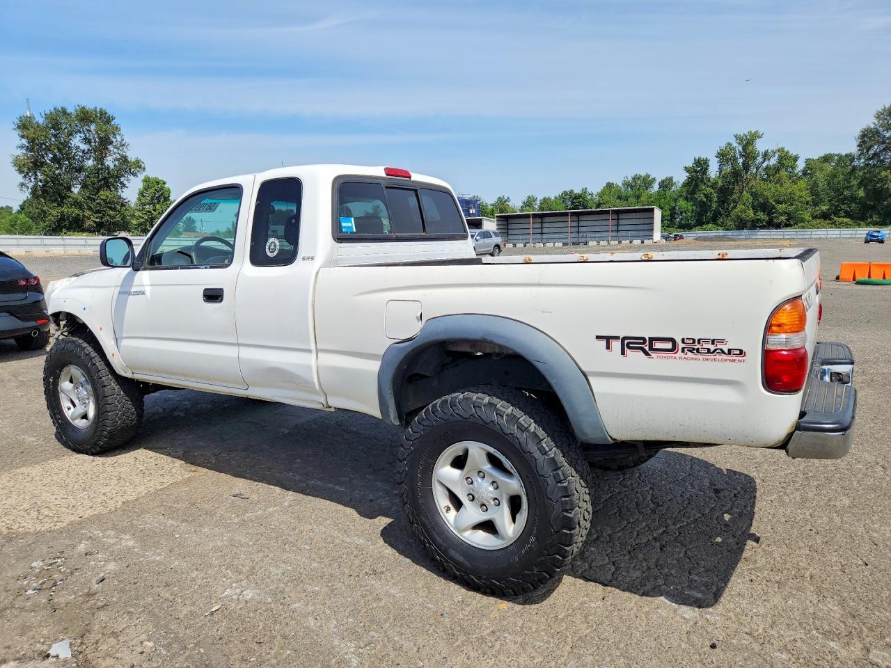 2001 Toyota Tacoma Xtracab - Image 2