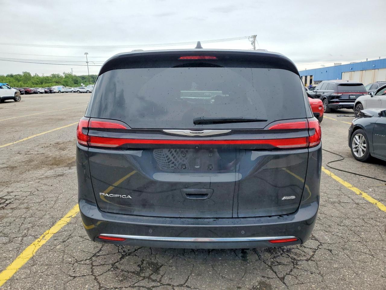 2021 Chrysler Pacifica Touring L - Image 6