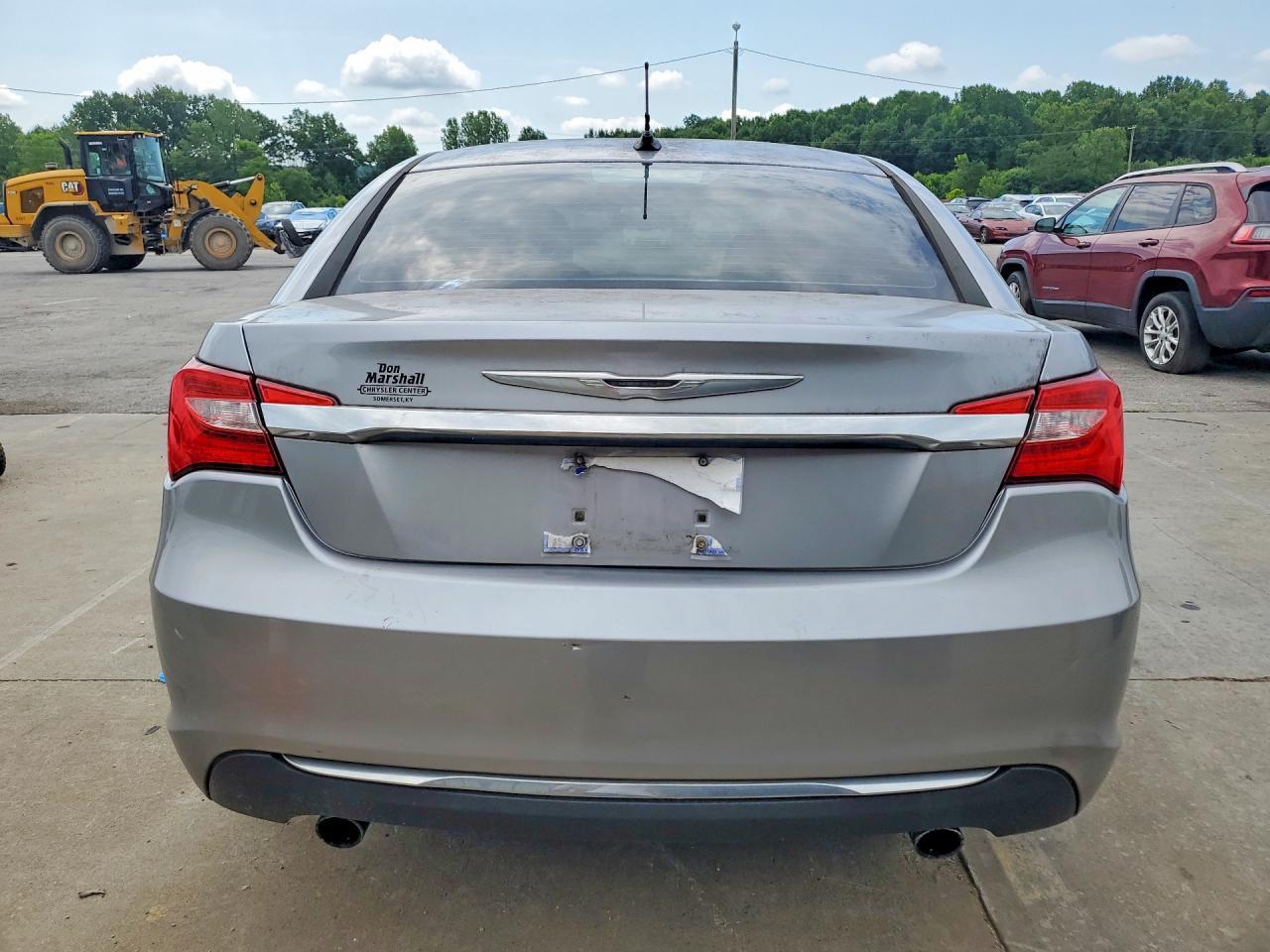2013 Chrysler 200 Lx - Фото 6