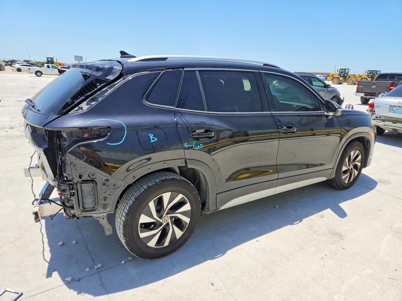 2026 Volkswagen Tiguan S - Фото 3